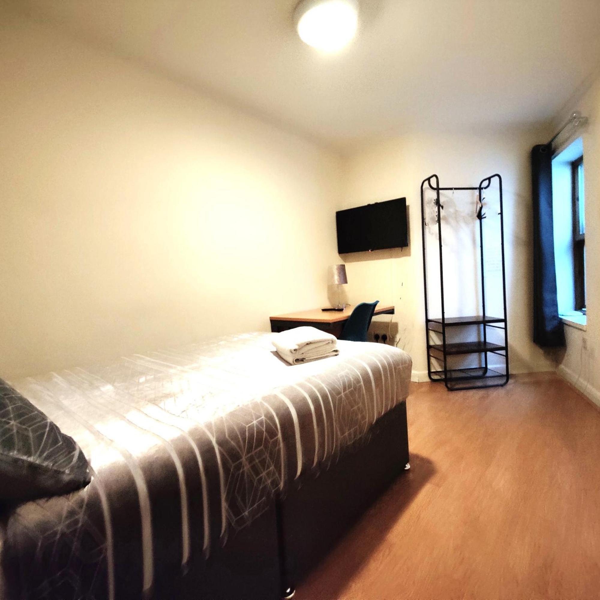 Liverpool City Centre Private Rooms Including Smart Tvs - With Shared Bathroom Exterior foto